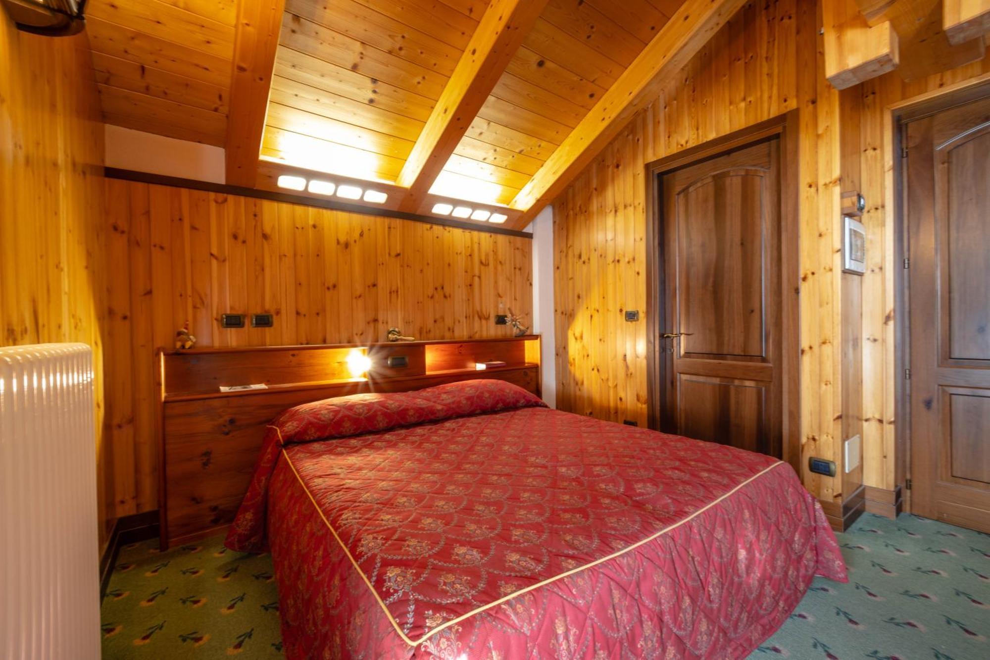 Hotel Bouton D'Or - Cogne Exteriér fotografie