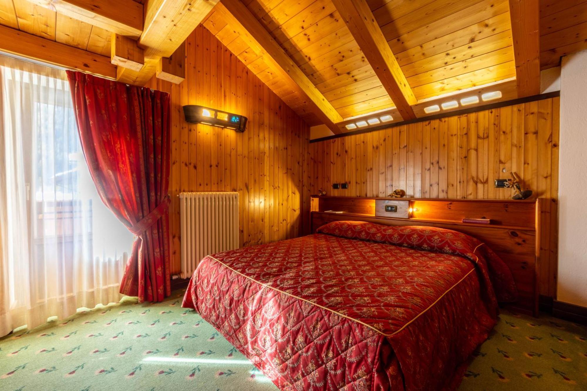 Hotel Bouton D'Or - Cogne Exteriér fotografie