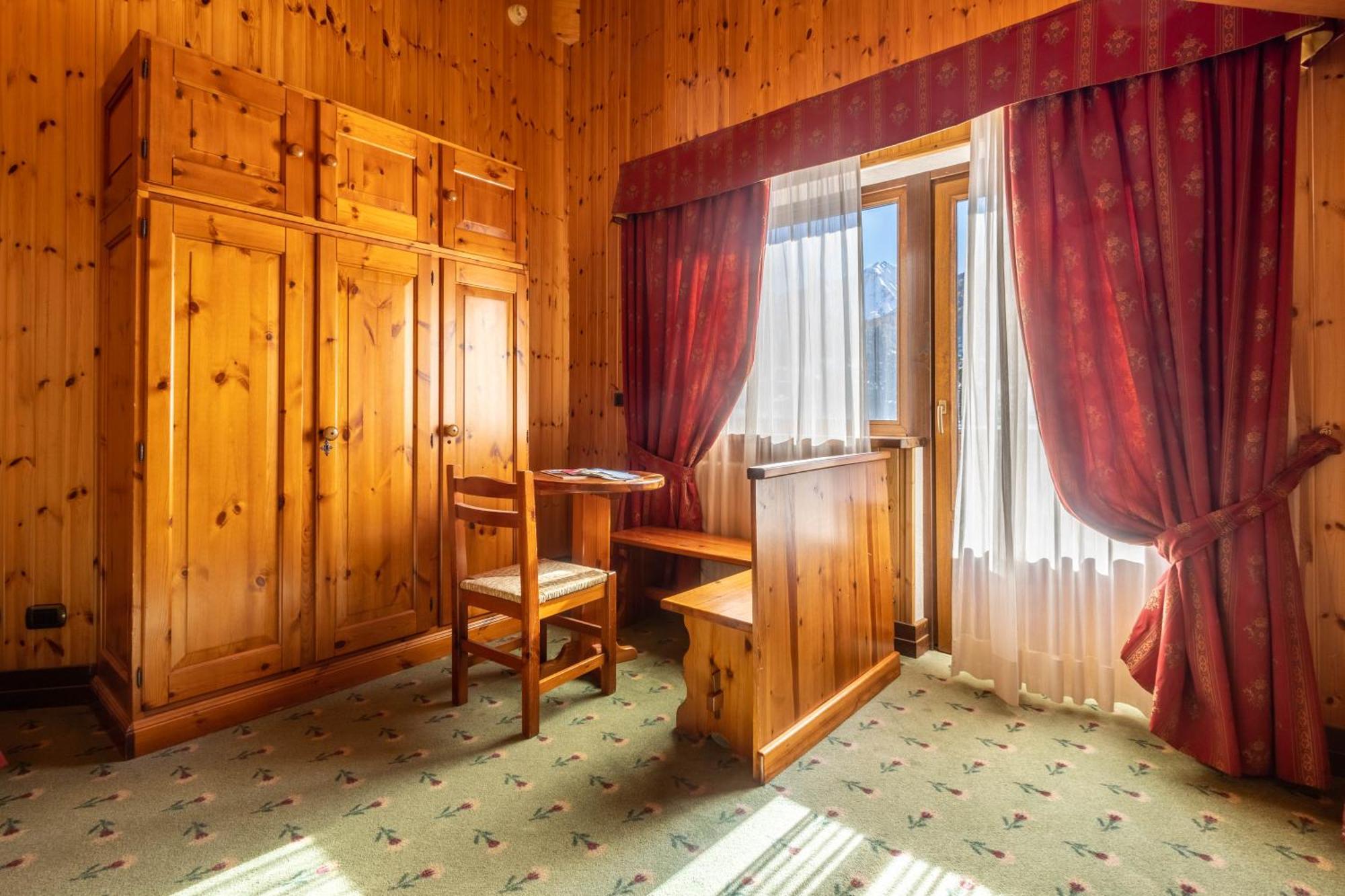Hotel Bouton D'Or - Cogne Exteriér fotografie